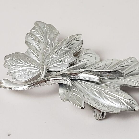SILVER-TONE MAPLE LEAVES Brooch Pin - Picture 2 of 5